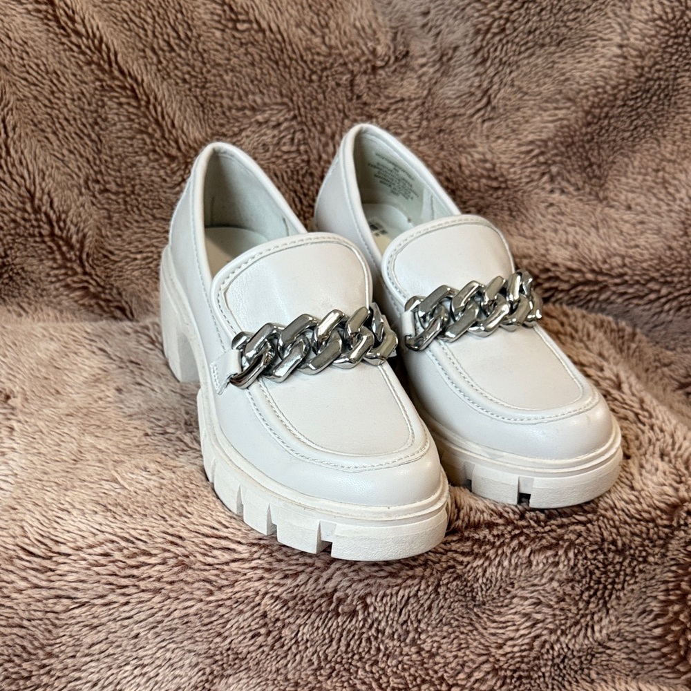 Madden Girl White Flats with Silver Chain Accent